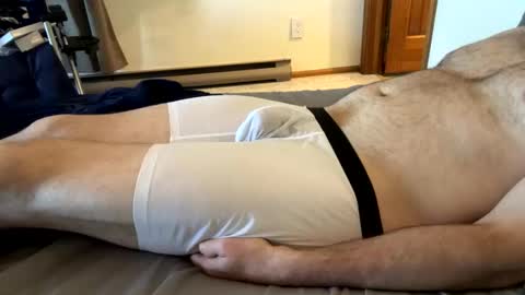 Snapshot of mps908 chatting on 10.21.25 Sequoia-Cocked Hombre de Sur online show from 10.21.25