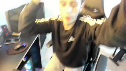 Snapshot of mr_andresr chatting on 02.15.25 Andy online show from 02.15.25