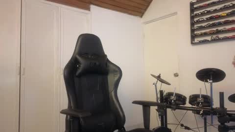 Snapshot of mr_andresr chatting on 03.03.25 Andy online show from 03.03.25