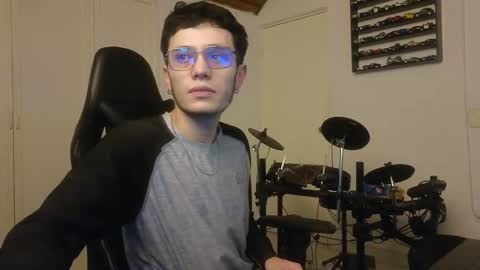 Snapshot of mr_andresr chatting on 11.04.25 Andy online show from 11.04.25