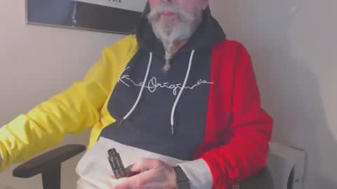 Snapshot of mr_boombastic2021 chatting on 12.27.24 mr_boombastic2021 online show from 12.27.24