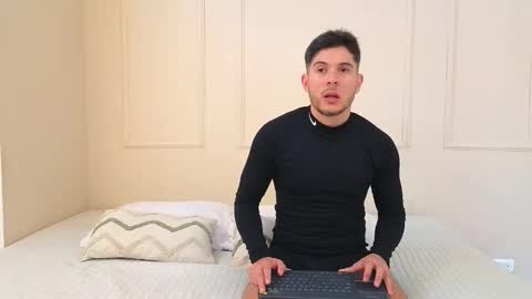 Snapshot of mr_danni_ chatting on 10.29.25 Danny Aleja online show from 10.29.25