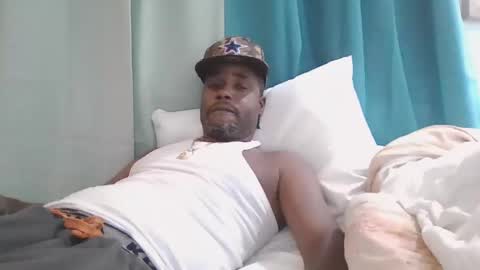 Snapshot of mr_hooked chatting on 09.15.25 mr hooked online show from 09.15.25