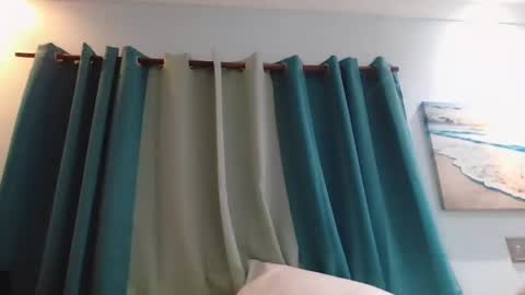 Snapshot of mr_hooked chatting on 09.22.25 mr hooked online show from 09.22.25