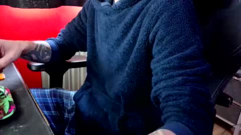 mr_hung_uk38 online show from 10.22.25