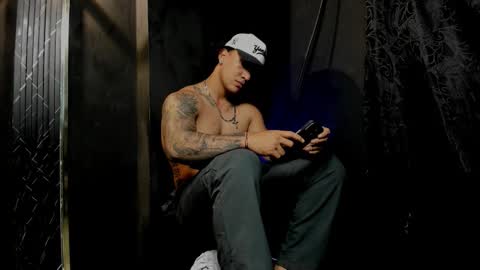 Snapshot of mr_maximo chatting on 11.11.25 mr_maximo online show from 11.11.25