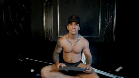 Snapshot of mr_maximo chatting on 12.05.25 mr_maximo online show from 12.05.25