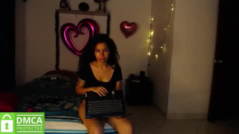 Snapshot of mr_mrscurie chatting on 12.11.24 Mr Mrs Curie online show from 12.11.24