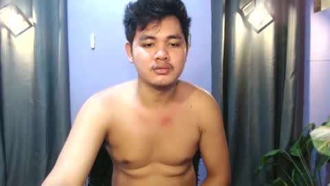 Snapshot of mr_olivercummerx chatting on 10.22.25 mr_olivercummerx online show from 10.22.25