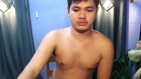 Snapshot of mr_olivercummerx chatting on 10.22.25 mr_olivercummerx online show from 10.22.25