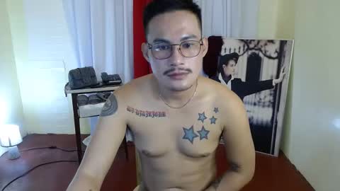 Snapshot of mr_remly chatting on 03.06.25 remly online show from 03.06.25