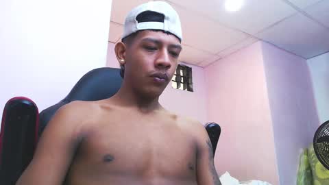 mr_stiven_ online show from 01.05.25