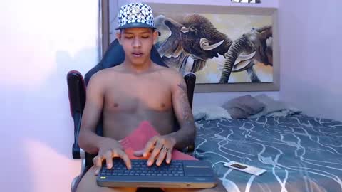 mr_stiven_ online show from 03.04.25