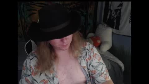 Snapshot of mr_strawberry chatting on 09.29.25 mr_strawberry online show from 09.29.25