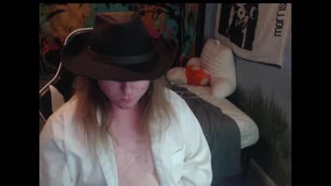 Snapshot of mr_strawberry chatting on 10.05.25 mr_strawberry online show from 10.05.25