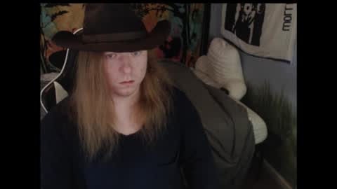 Snapshot of mr_strawberry chatting on 10.13.25 mr_strawberry online show from 10.13.25