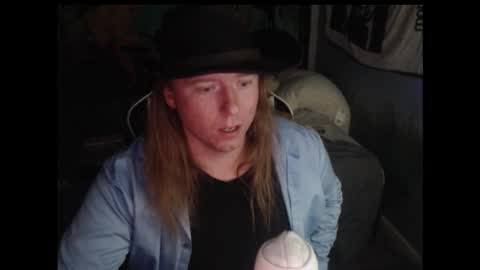 Snapshot of mr_strawberry chatting on 10.27.25 mr_strawberry online show from 10.27.25