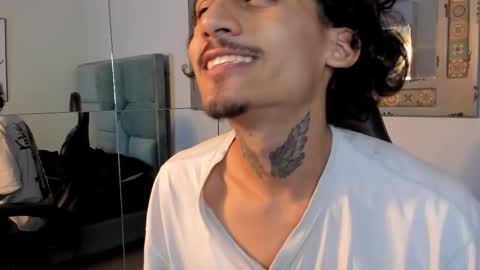 Snapshot of mr_strike chatting on 11.05.25 MR online show from 11.05.25