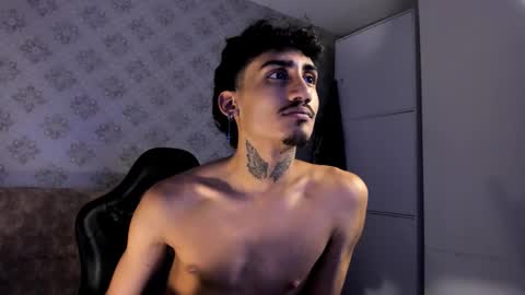 Snapshot of mr_strike chatting on 11.17.25 MR online show from 11.17.25