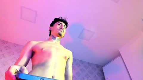 Snapshot of mr_strike chatting on 11.19.25 MR online show from 11.19.25