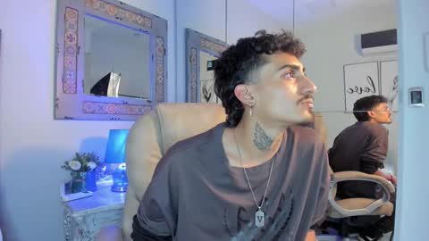 Snapshot of mr_strike chatting on 12.01.25 MR online show from 12.01.25