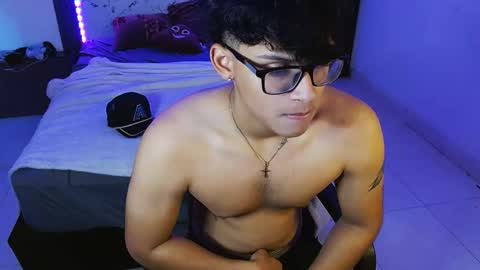 Snapshot of mr_yisuz chatting on 06.05.26 yisuz online show from 06.05.26