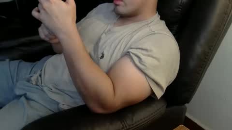 Snapshot of mrbree chatting on 11.05.25 Mr Bree online show from 11.05.25