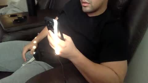 Snapshot of mrbree chatting on 12.01.25 Mr Bree online show from 12.01.25