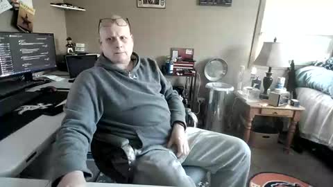 Snapshot of mrclean_55 chatting on 11.04.25 MrClean55 online show from 11.04.25