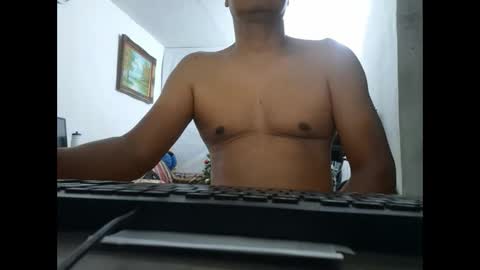 Snapshot of mrdongato01 chatting on 01.01.25 Gato online show from 01.01.25