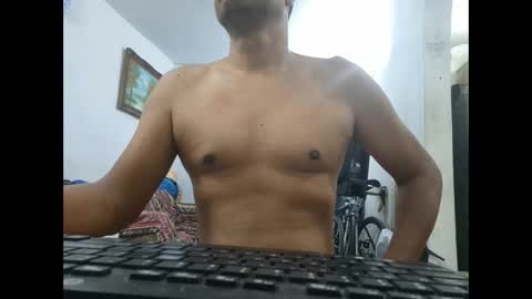 Snapshot of mrdongato01 chatting on 01.04.25 Gato online show from 01.04.25