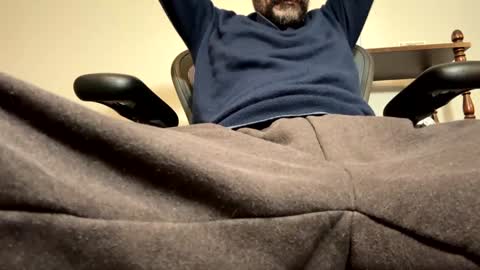 Snapshot of mrfox1q chatting on 01.01.25 thickdickpnw online show from 01.01.25