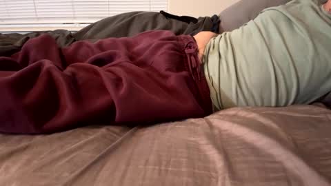 Snapshot of mrfox1q chatting on 02.20.25 thickdickpnw online show from 02.20.25