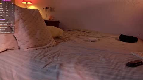 Snapshot of mrj9921 chatting on 11.06.25 Juan online show from 11.06.25