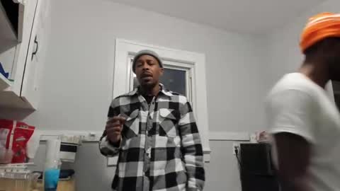 Snapshot of mromg007 chatting on 12.11.24 mromg007 online show from 12.11.24