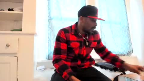 Snapshot of mromg007 chatting on 12.24.24 mromg007 online show from 12.24.24