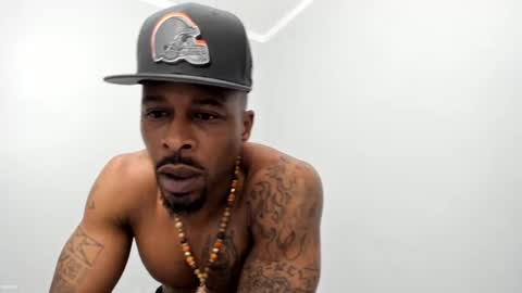 Snapshot of mromg007 chatting on 12.29.24 mromg007 online show from 12.29.24