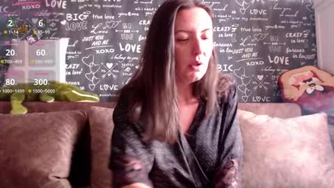 Snapshot of mrs__le chatting on 03.22.26 Lara online show from 03.22.26