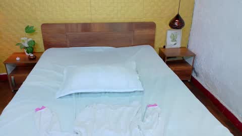 mrs_buttocks online show from 12.31.24