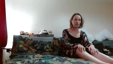 Snapshot of mrs_velvet_vixen_and_mr_stud chatting on 11.18.25 Mrs Velvet Vixen online show from 11.18.25