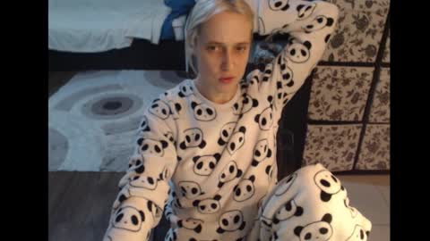 Sasha online show from 10.27.25