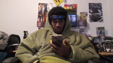 Snapshot of mrsoonicexrated chatting on 12.04.25 mrsoonicexrated online show from 12.04.25