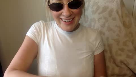 MrsPrissXO online show from 04.29.26