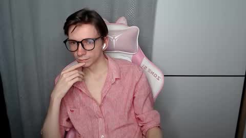 Shy Boy  online show from 12.03.25