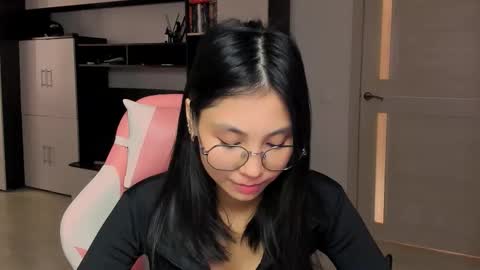 ms_emily_ online show from 09.25.25