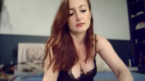 Snapshot of ms_mel chatting on 12.20.24 Melanie online show from 12.20.24