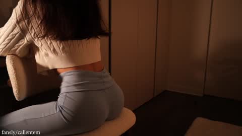 Snapshot of ms_seductive chatting on 12.16.25 Your M online show from 12.16.25