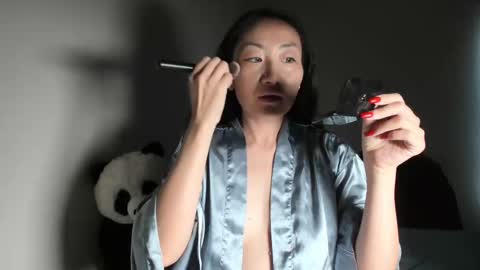 MsHebisBox online show from 02.26.25