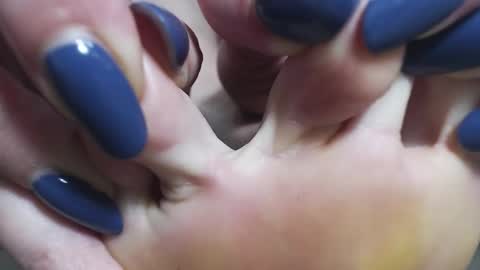 Liza  online show from 11.28.25