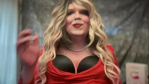 Snapshot of mskarentoy chatting on 10.26.25 mskarentoy online show from 10.26.25